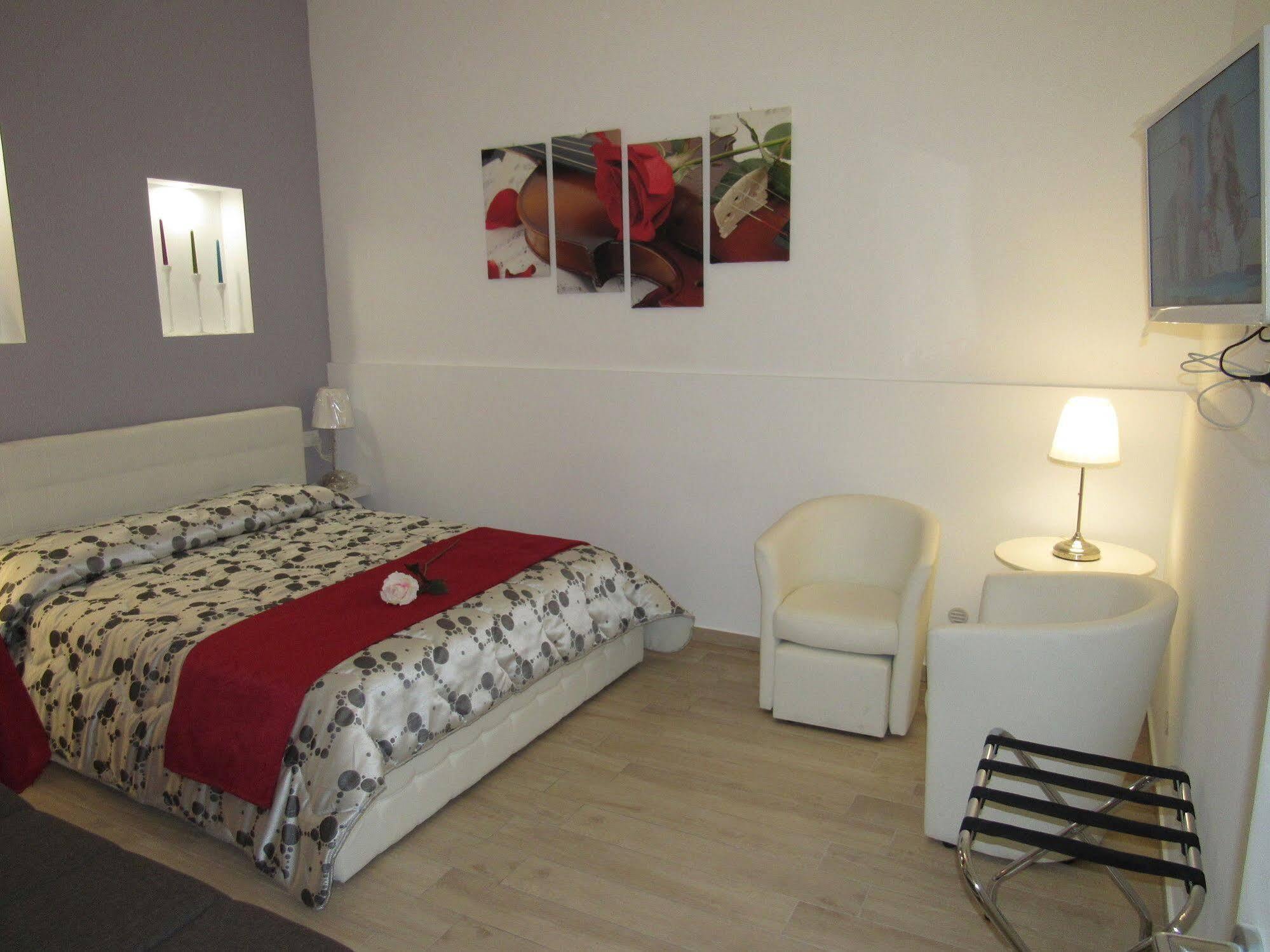 Bed and Breakfast La Voce Del Violino Ragusa Exterior foto